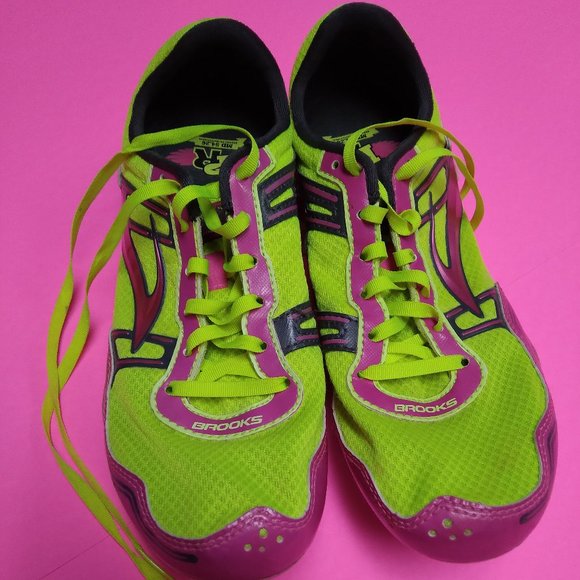 Brooks womens athletic cleats - size 9 (with flaw) - Picture 1 of 12